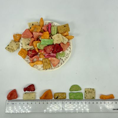 Αγορά Κρίστυνα ψημένα κολλώδη κρέικ ρυζιού με άμυλο ταπιόκας Πολλαπλά σχήματα 7.5KG χύδης συσκευασία online manufacture