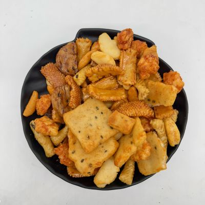 Αγορά Πουφισμένα Κράκερ ρυζιού με αλμυρή γεύση, ελαφρύ, τραγανό και οικογενειακό σνακ. online manufacture