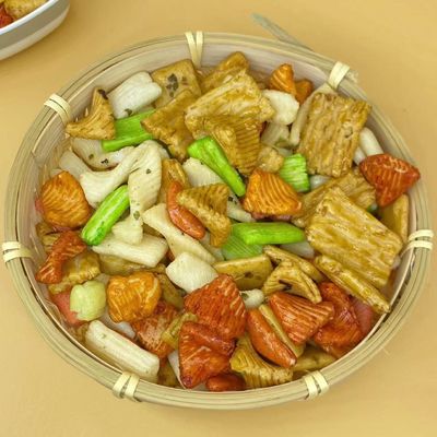 Καλή τιμή Ιαπωνικά πρόχειρα φαγητά κροτίδων ρυζιού φυκιών ύφους της Ταϊλάνδης μικτά σε απευθείας σύνδεση