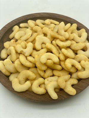 Καλή τιμή Οι αγοραστές OEM αγαπούν τα νόστιμα σνακ ρυζιού που φτιάχνονται με υψηλής ποιότητας δημητριακά για υγιεινά σνακ. σε απευθείας σύνδεση