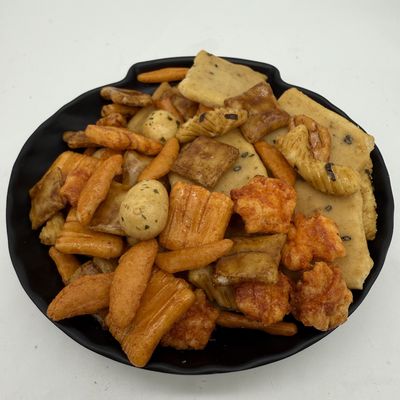 Καλή τιμή Χονδρικά μπισκότα ρυζιού από το εργοστάσιό μας Κρυσαρό χαμηλής θερμιδικής αξίας υγιεινό σνακ επιλογή σε απευθείας σύνδεση